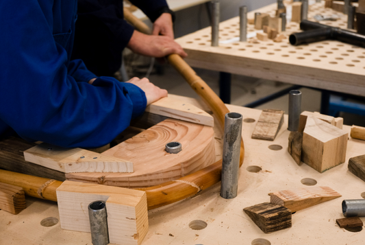 Projet « Lignes » : les étudiants de l'École Boulle explorent le rotin cintré
