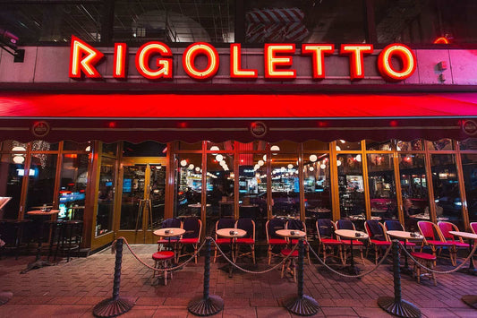 Chaise bistrot parisien en rotin : élégance et confort