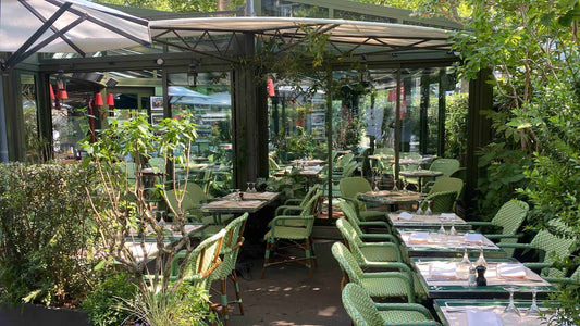Découvrez l'histoire cachée derrière une vieille brasserie parisienne et son charme intemporel
