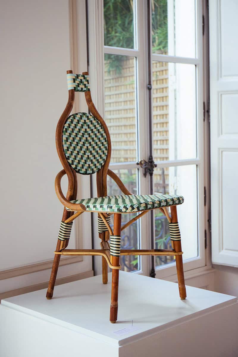 Chaises à médaillon