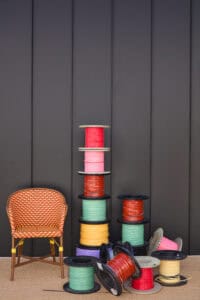 chaise du rotin à l’aluminium